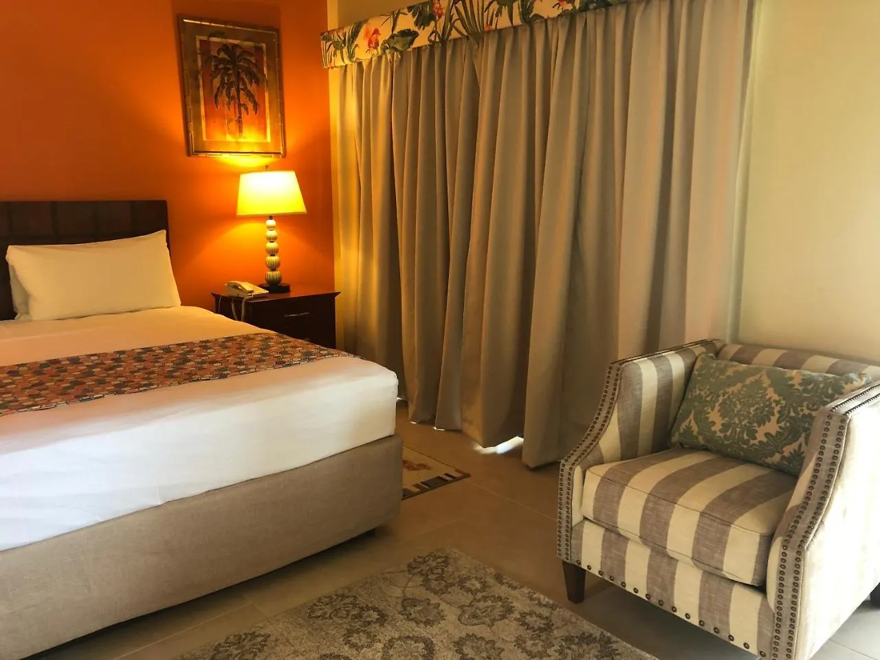 Carl'S Unique Inn & Conference Facilities Simpson Bay Hotel