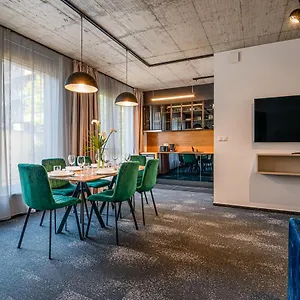 https://noir-hotel.szeged-hotels.com